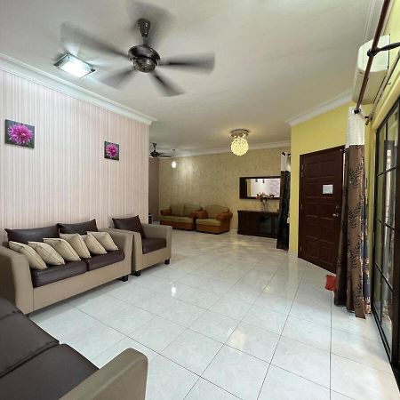 Rini Utama Homestay 士姑来 外观 照片