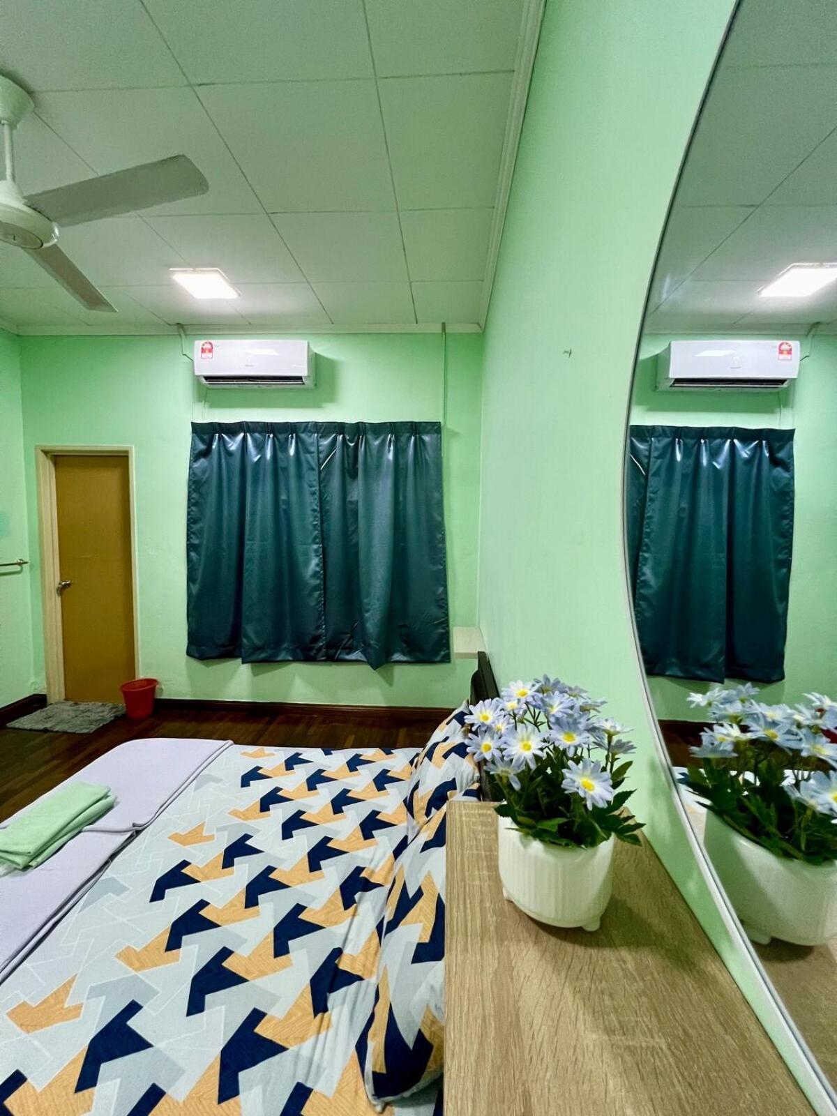 Rini Utama Homestay 士姑来 外观 照片
