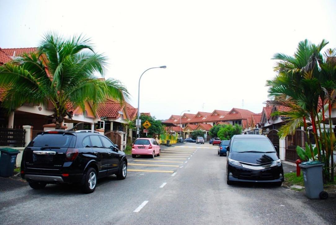 Rini Utama Homestay 士姑来 外观 照片