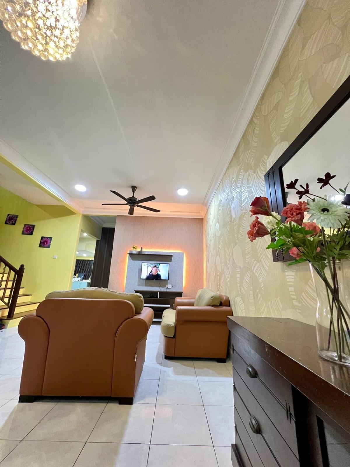 Rini Utama Homestay 士姑来 外观 照片