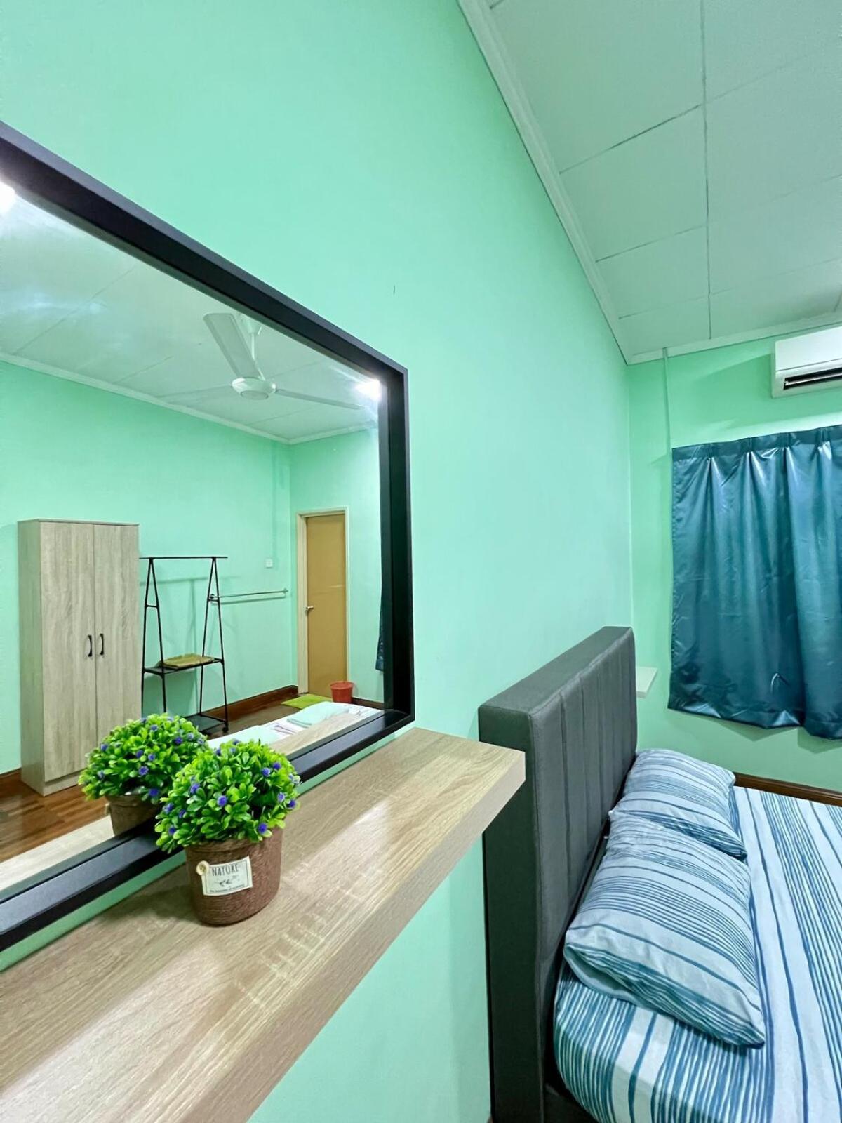 Rini Utama Homestay 士姑来 外观 照片