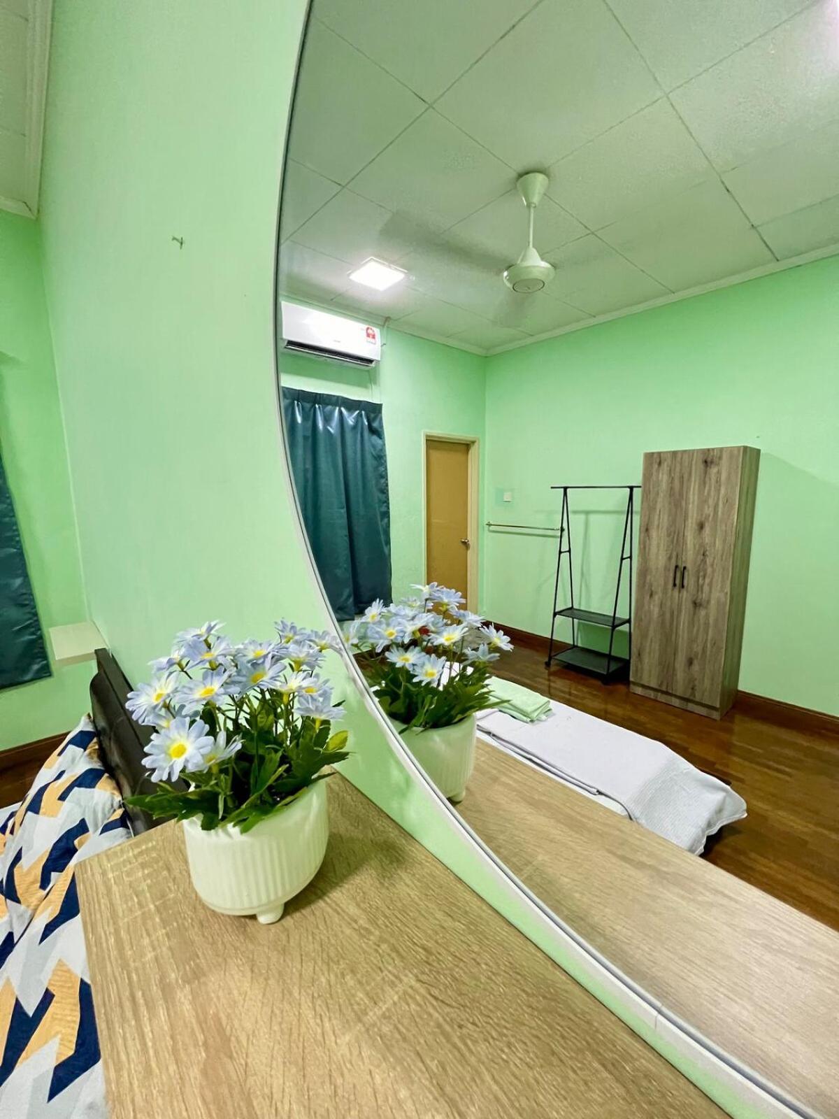 Rini Utama Homestay 士姑来 外观 照片