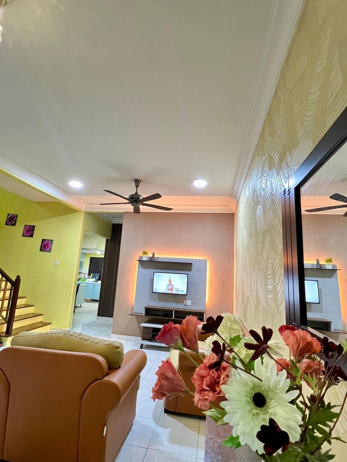 Rini Utama Homestay 士姑来 外观 照片